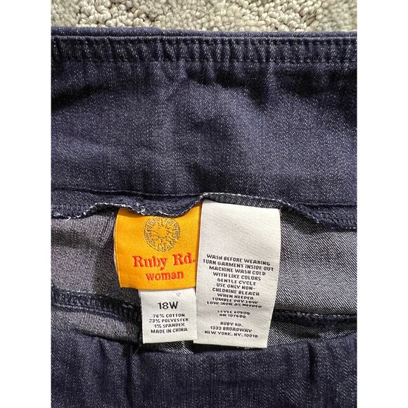 Ruby Rd. Jeans Women's 18W Crop Ankle Keyhole Cut Out Pull-On Skinny Denim - Picture 4 of 8